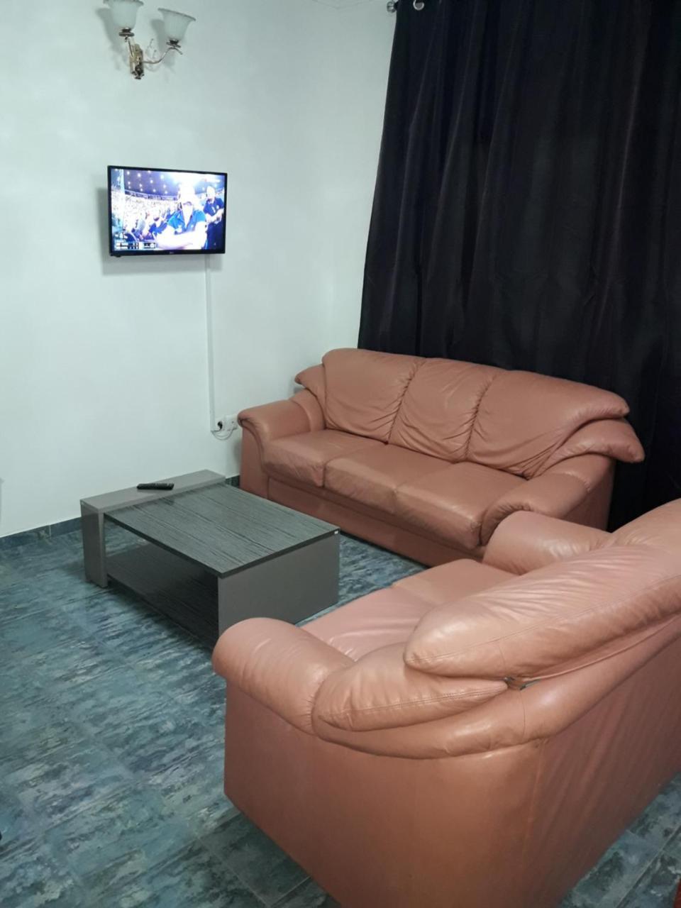 Hotel La Couronne Rw Яунде Экстерьер фото